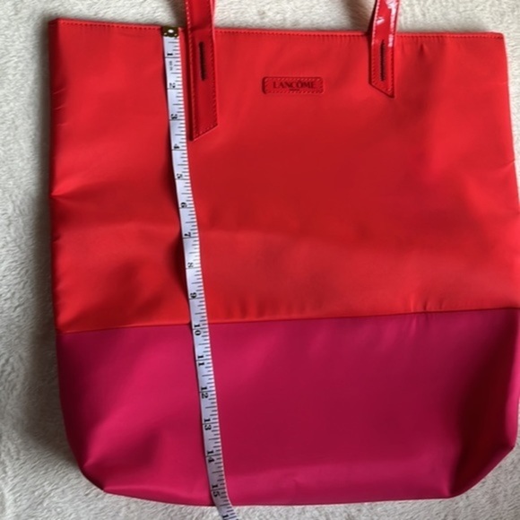 Lancôme Pink/Red Reversible Tote Bag featuring Flamingo Lining Print Inside - Picture 7 of 8